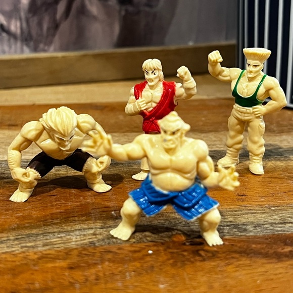 Vintage Mini Street Fighter Figures Vending Machine Rubber Lot of 4 size 1.5” - Picture 2 of 8